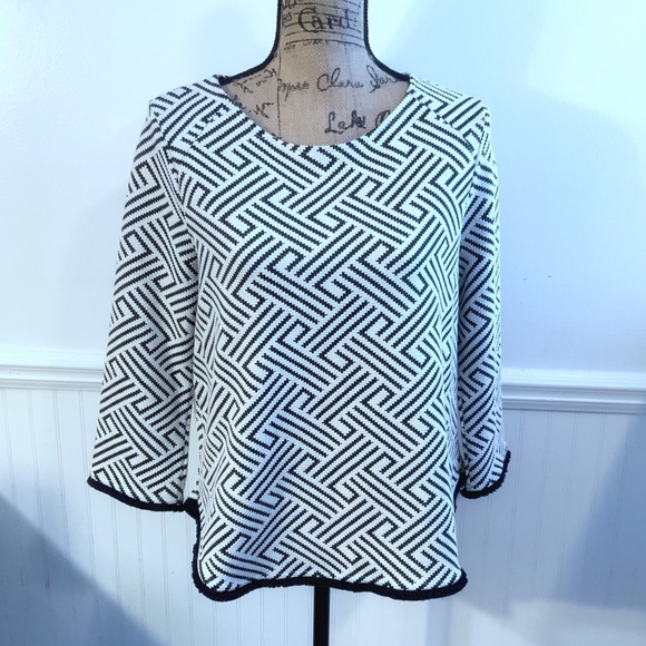W5 Concepts Zigzag Blouse Size Small - Picture 2 of 7